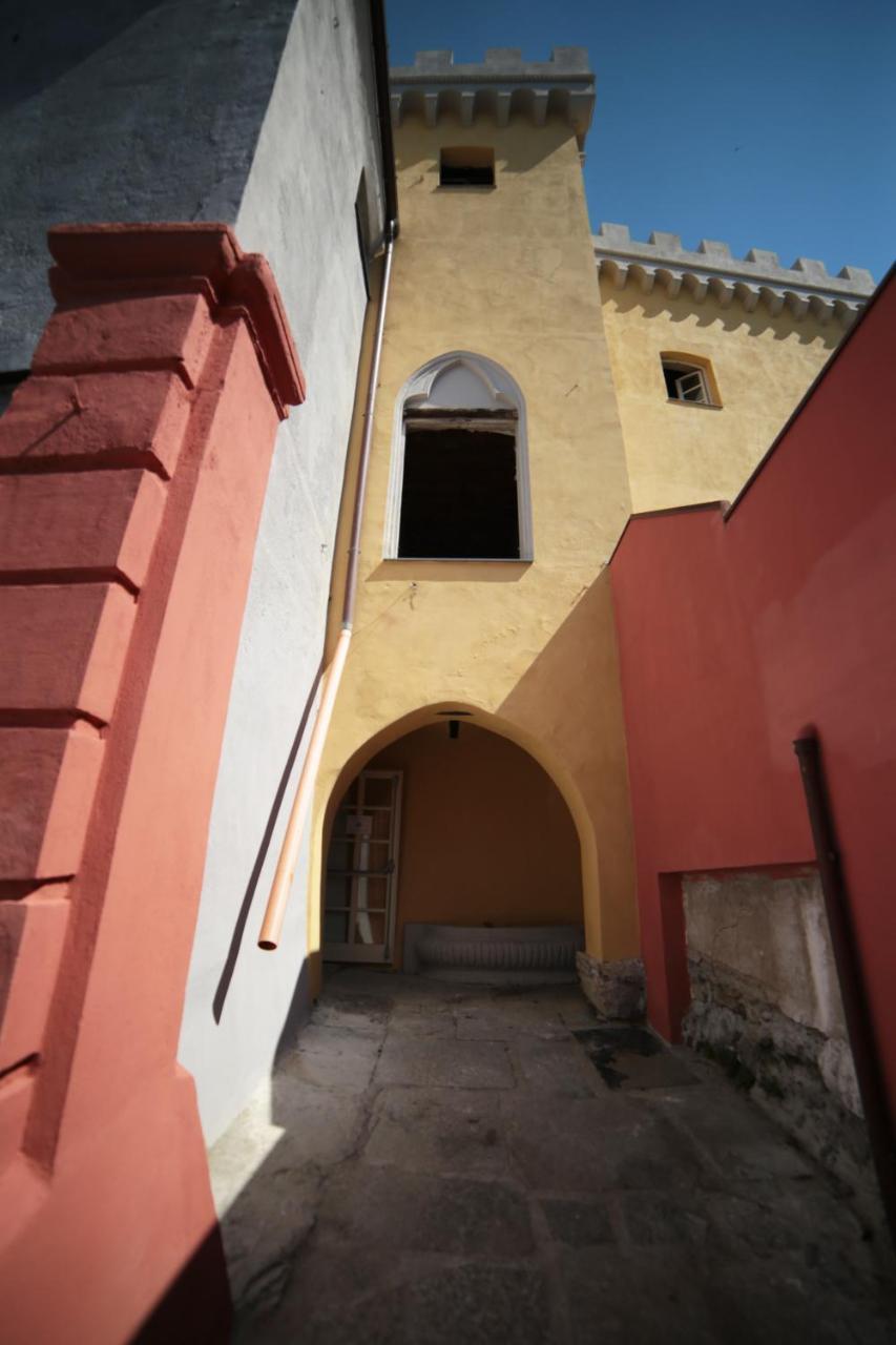 Castle Hostel Genua Exteriör bild